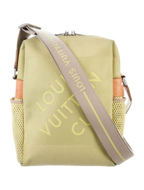 louis vuitton cup bag.